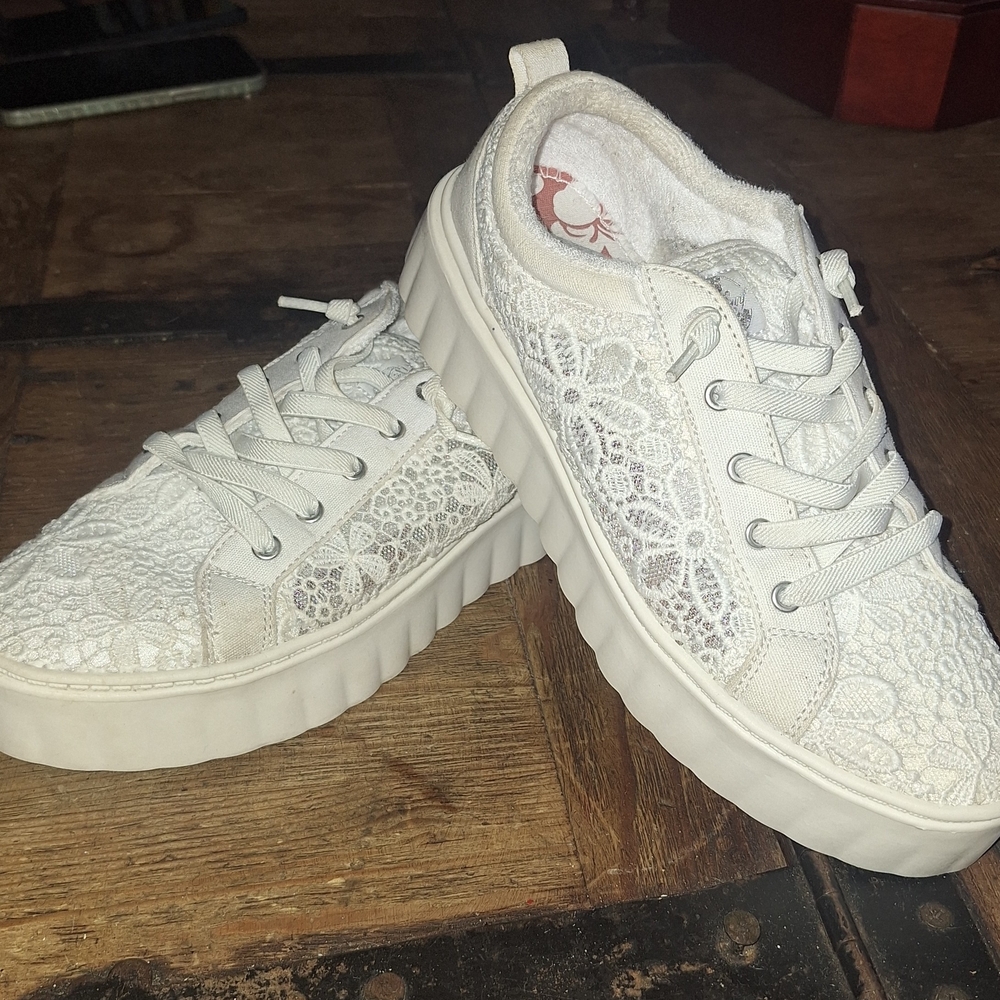 Roxy White Sneakers Classic Design
